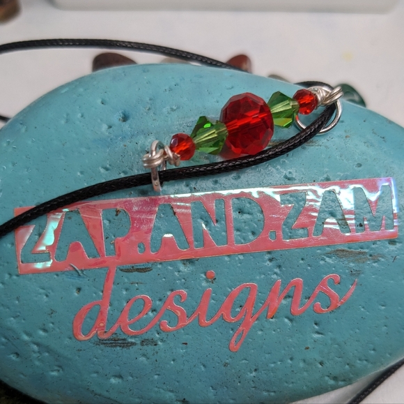 Merry Christmas Holiday Necklace Red Green Glass Beads Simple Sweet Handmade - Picture 11 of 12